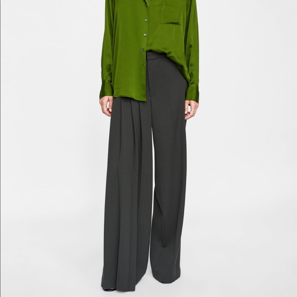 🌟SOLD🌟Unique design pants by Zara. Cool asymmetrical